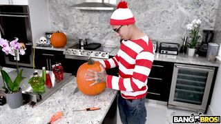 BANGBROS - Teen Evelyn Stone Gets A Halloween Treat From Bruno